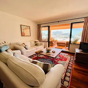 Marina Gardens Apartment